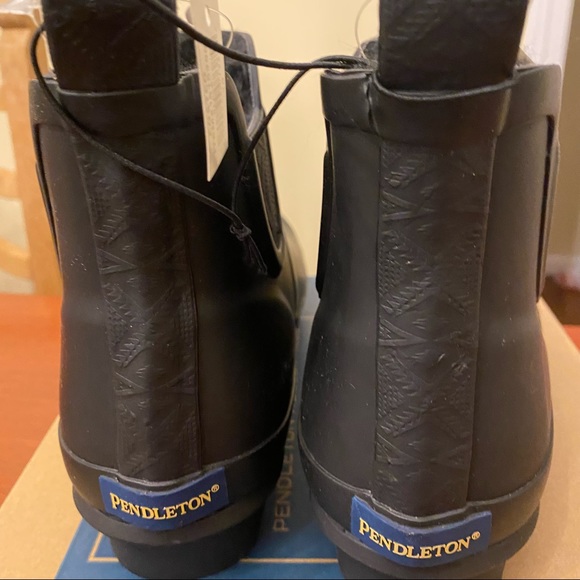 Pendleton Chelsea Ladies' Lined Faux Fur Black Rainboot. Size 8 - Picture 3 of 9